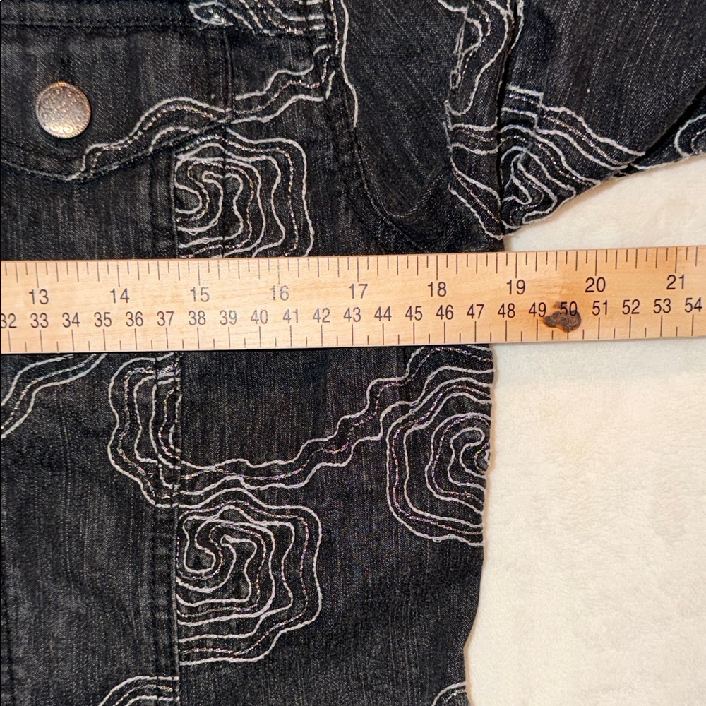Ruby Rd Black Denim Jacket Embroidered Swirl Print Button Front Size 8 - Picture 5 of 10